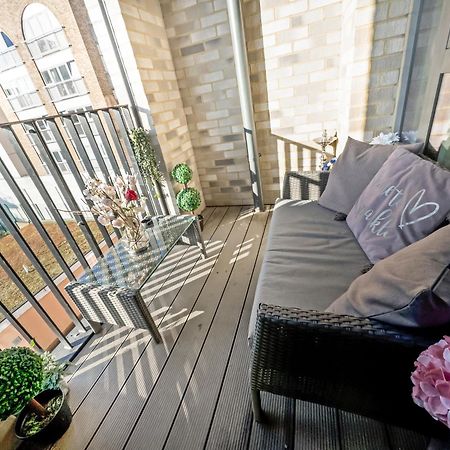 Greenwich Apartment With A River View & Balcony Near The 02 Arena & North Greenwich With Free Wifi & Fast Links Into Central London Exterior photo