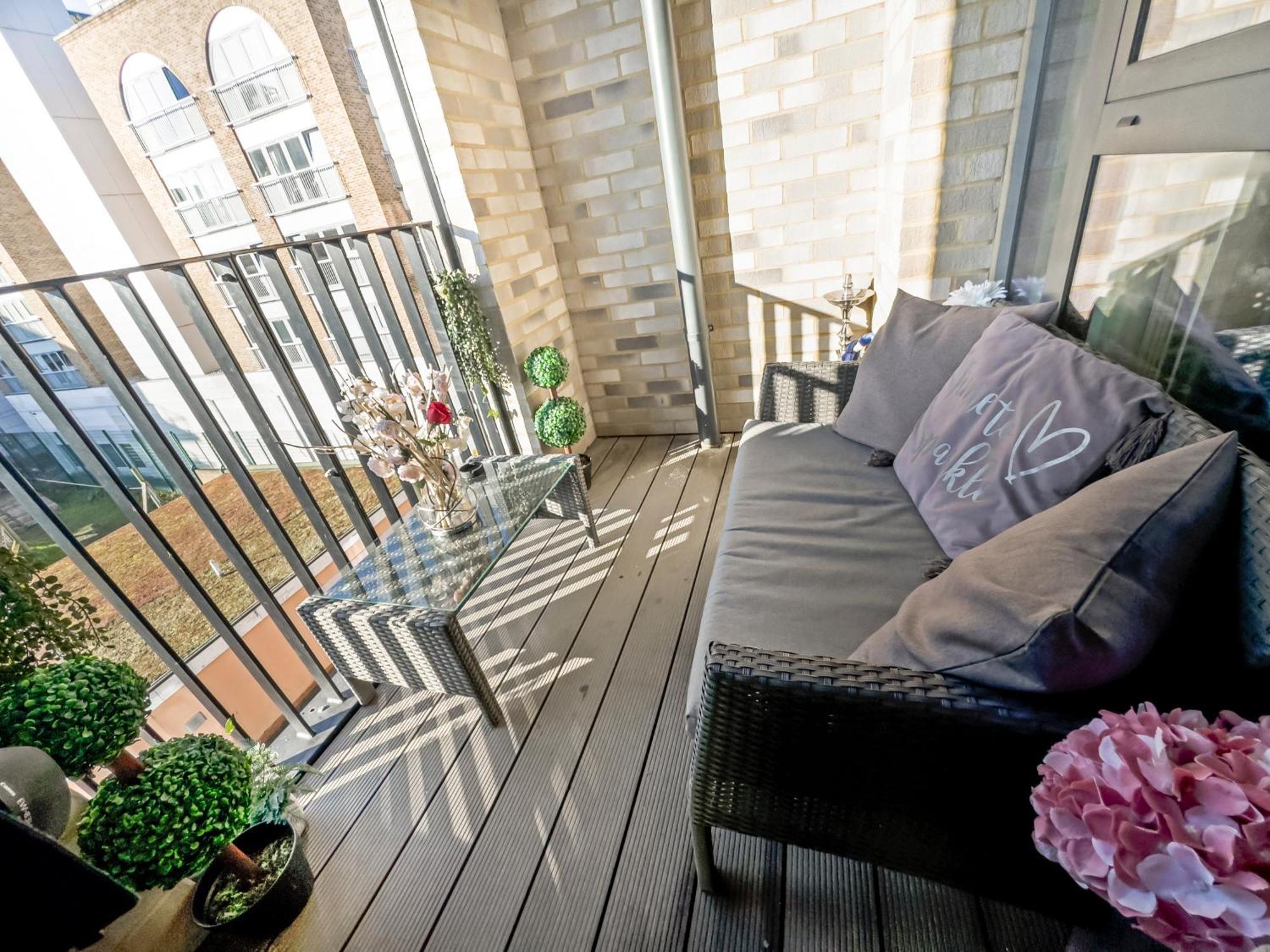Greenwich Apartment With A River View & Balcony Near The 02 Arena & North Greenwich With Free Wifi & Fast Links Into Central London Exterior photo